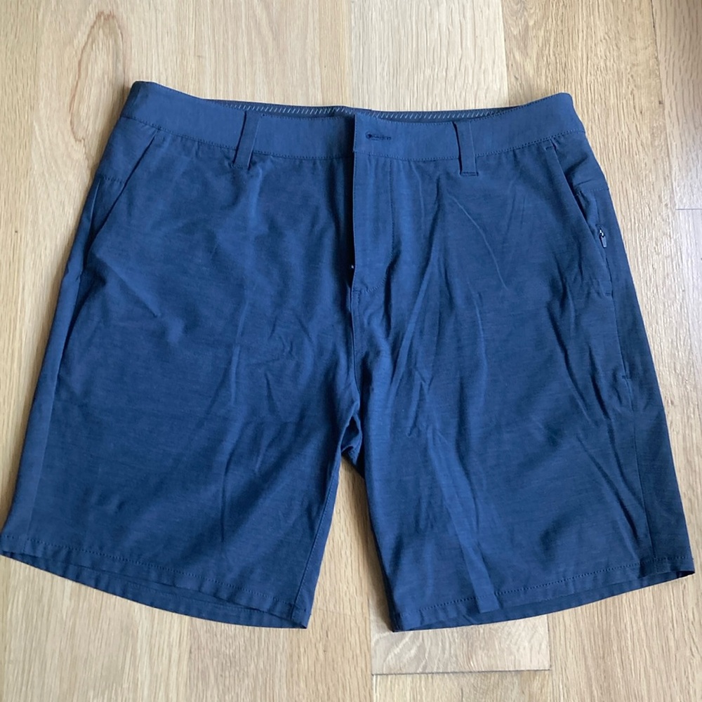 Vuori Men's Blue Shorts size 32 brand new!